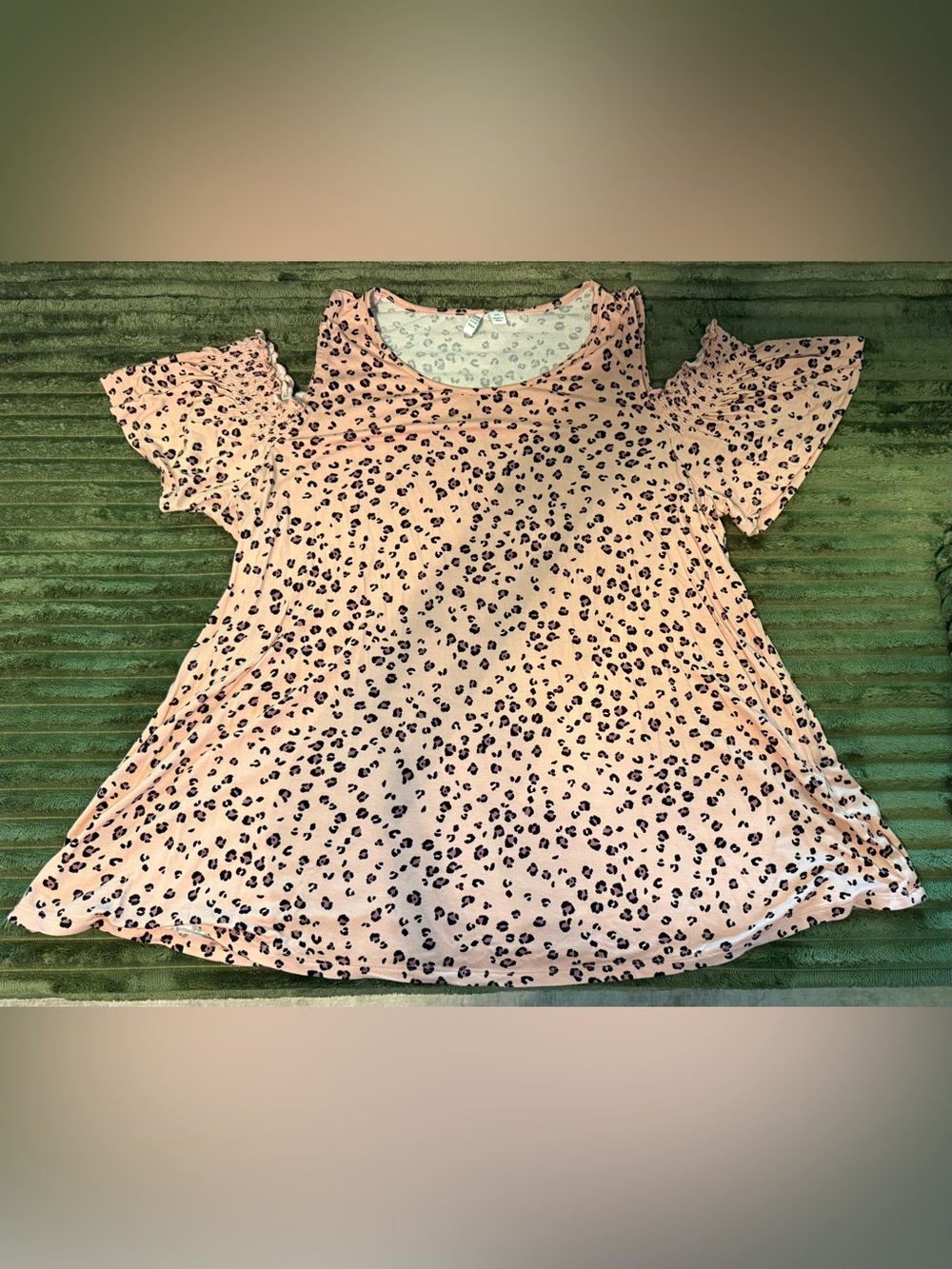 Women’s XXL ELLE  Pink Leopard Print Cold-Shoulder Shirt top